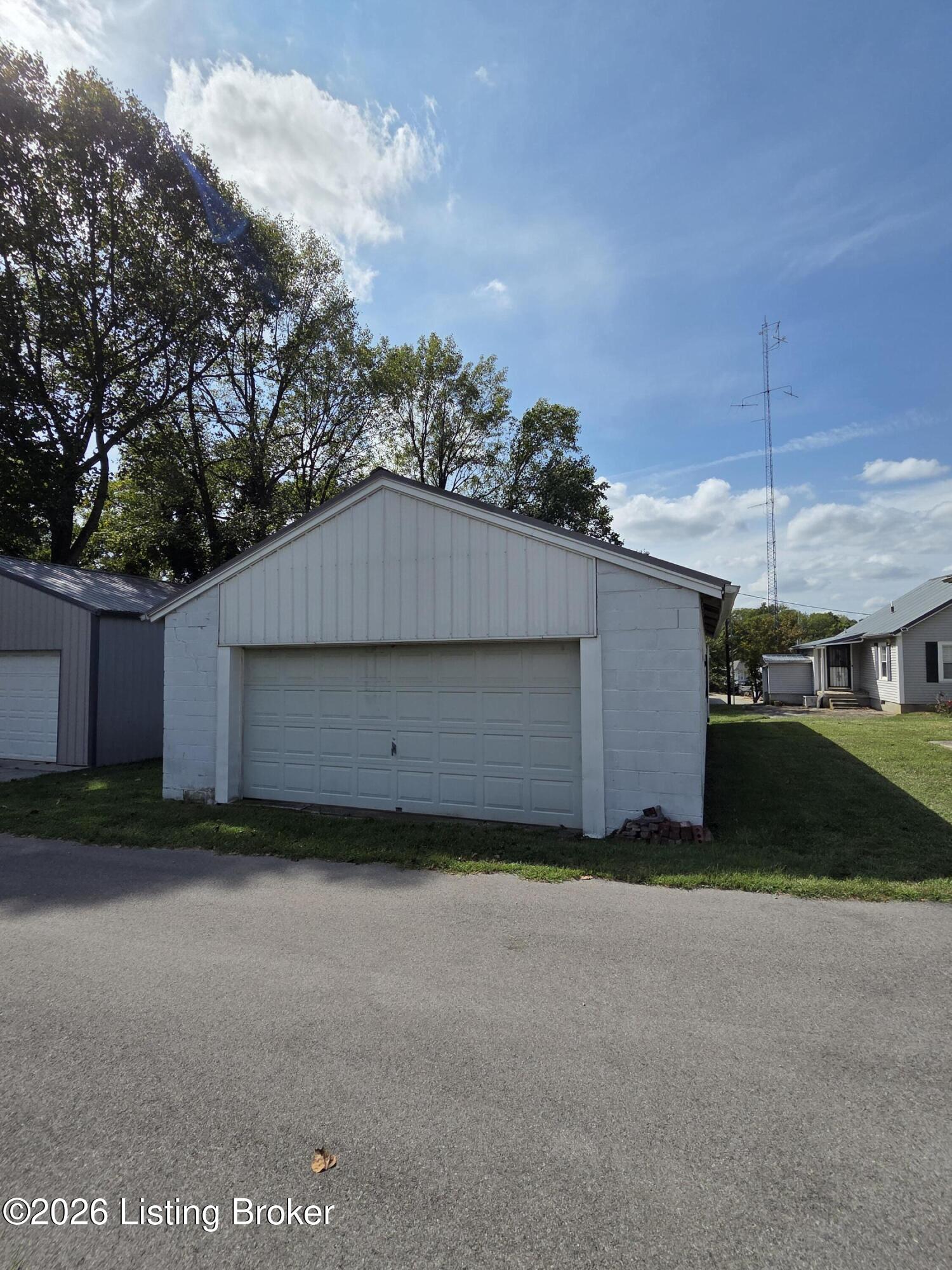 115 Perry St Property Photo 10
