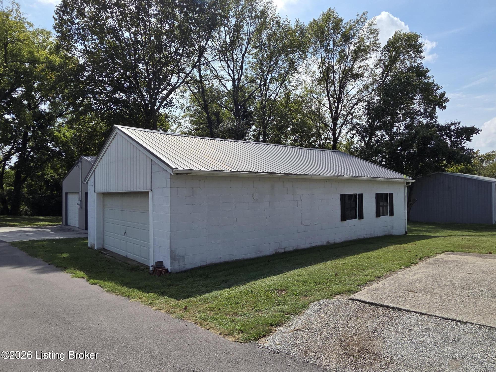 115 Perry St Property Photo 11