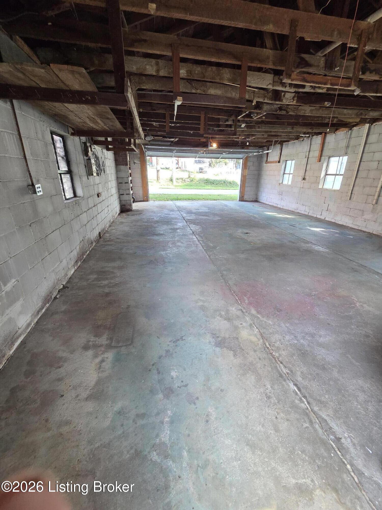 115 Perry St Property Photo 13