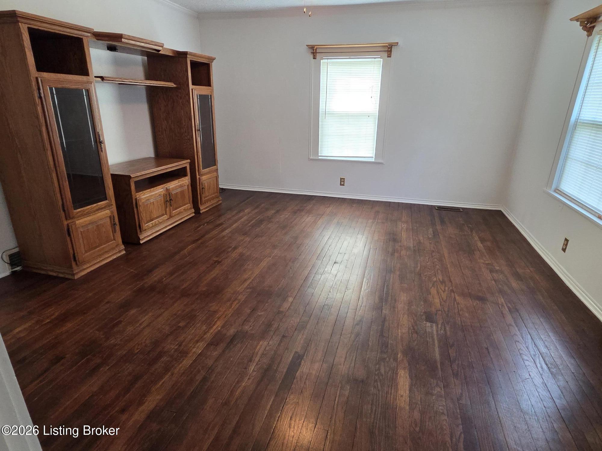 115 Perry St Property Photo 15
