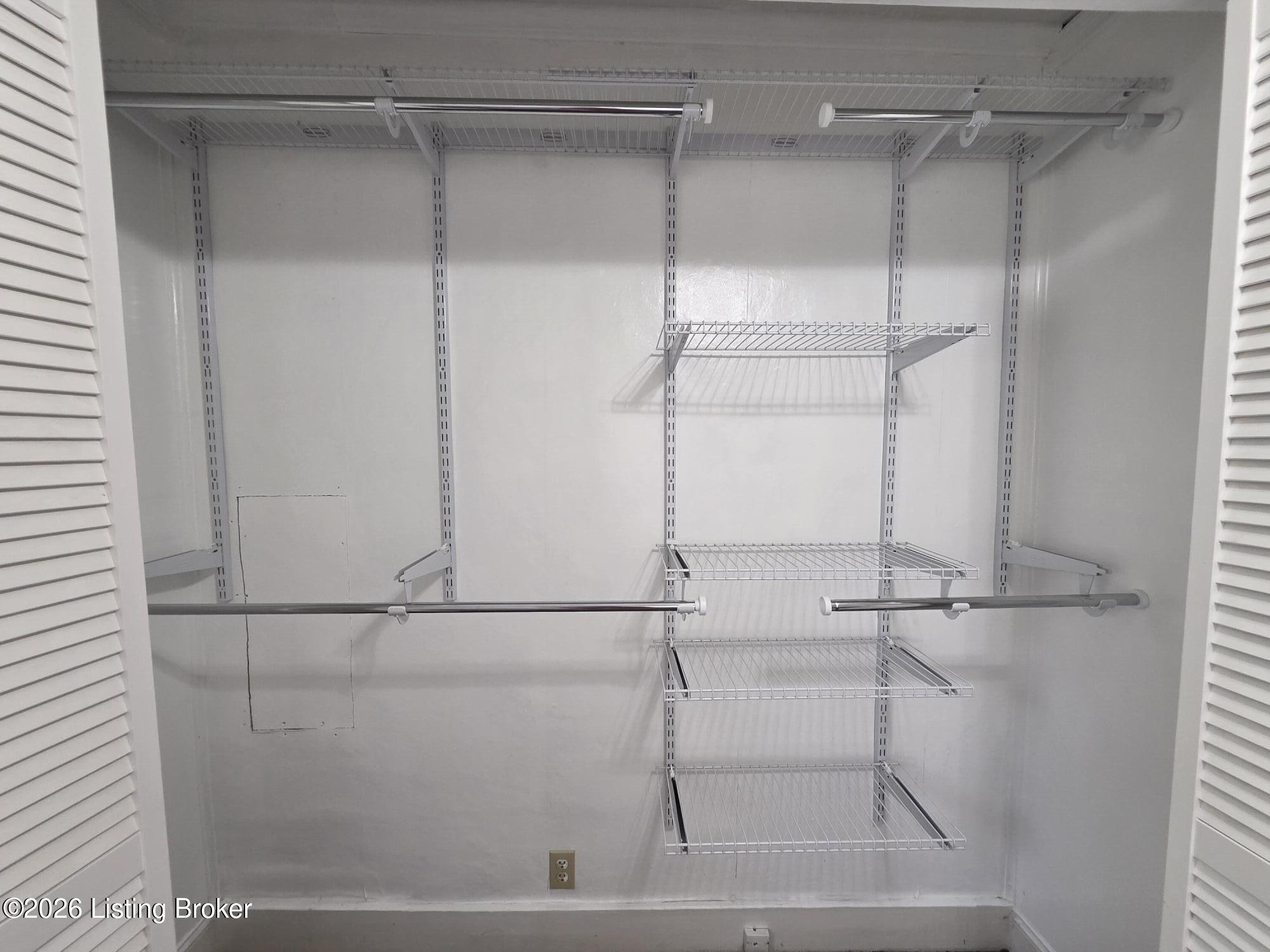115 Perry St Property Photo 26