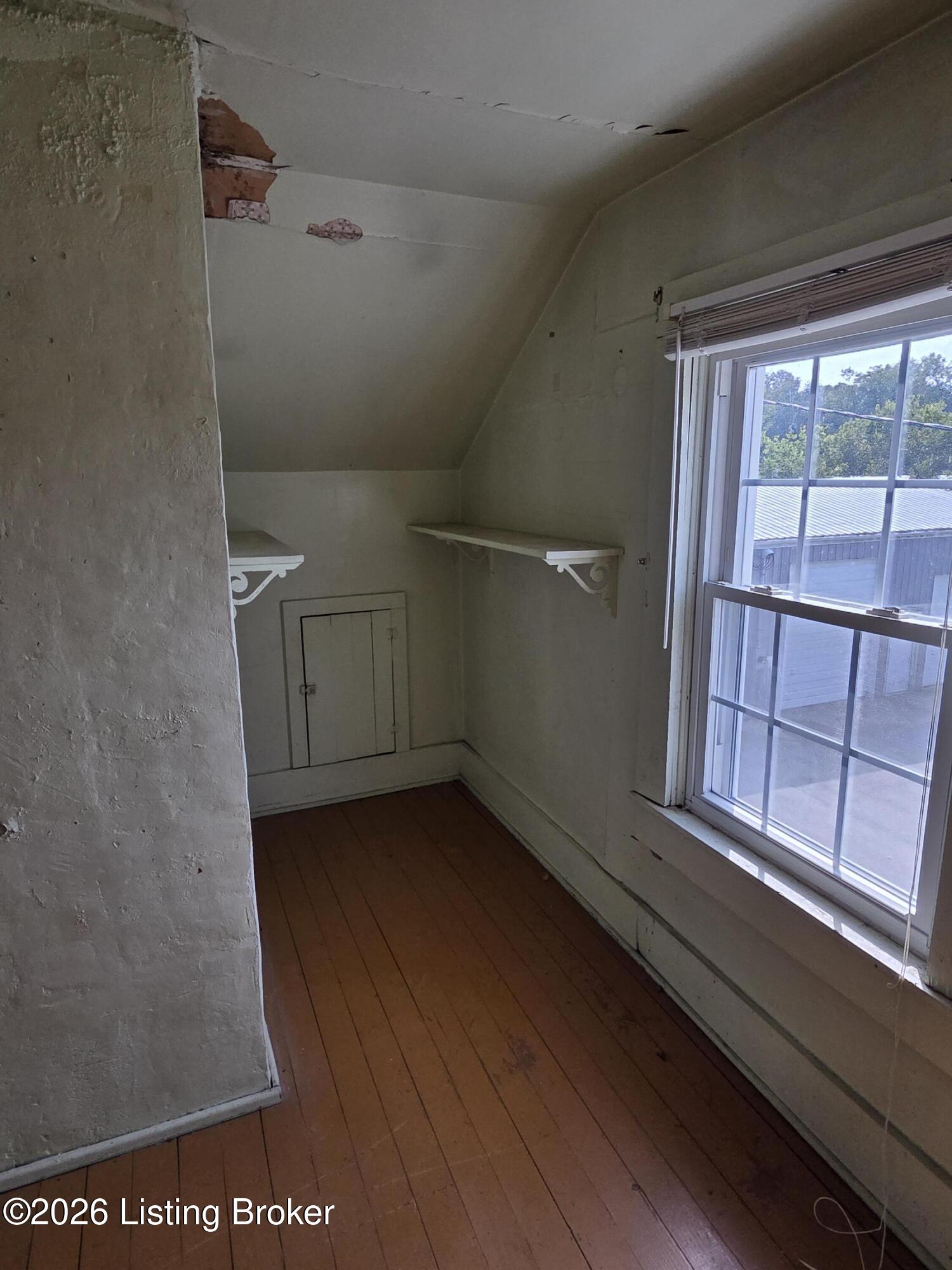 115 Perry St Property Photo 33