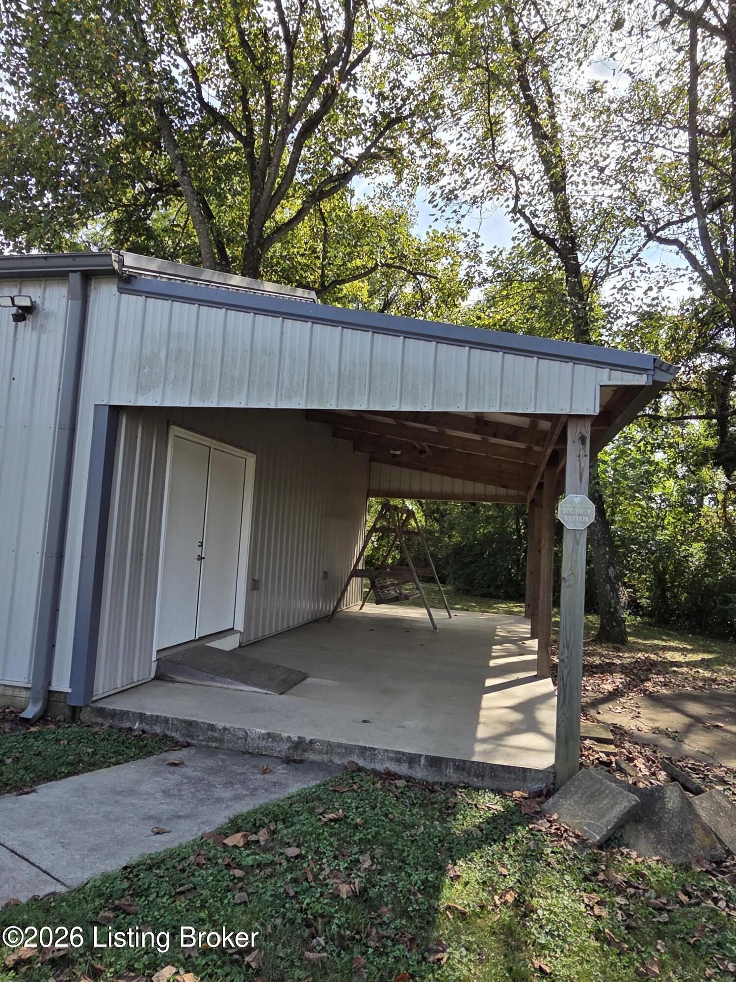 00 Carrs Alley Property Photo 4