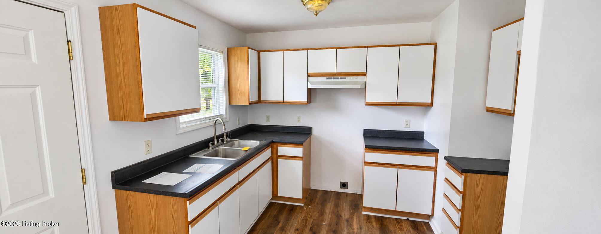 615 Broadway Property Photo 7
