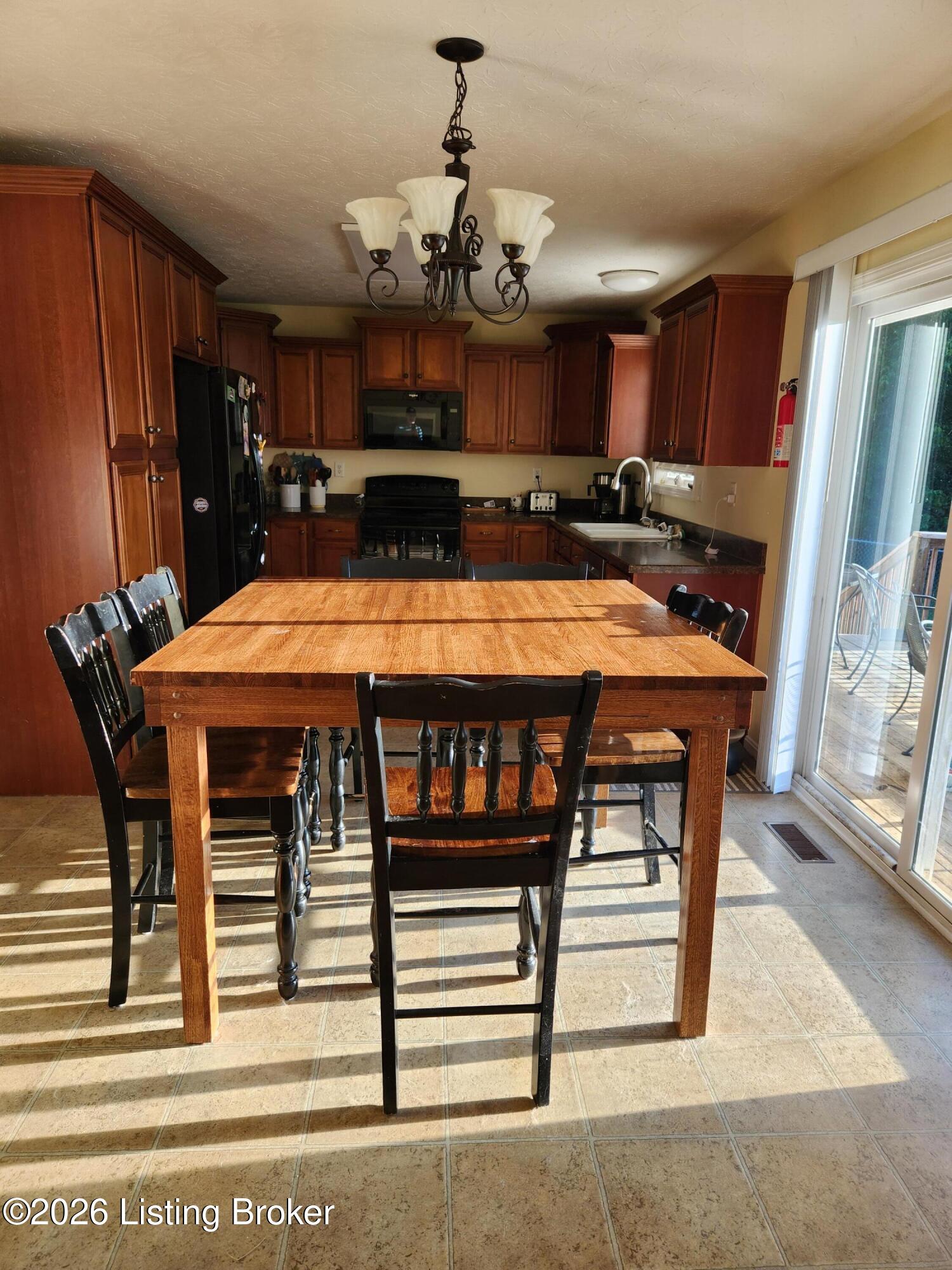 2525 Elmburg Rd Property Photo 9