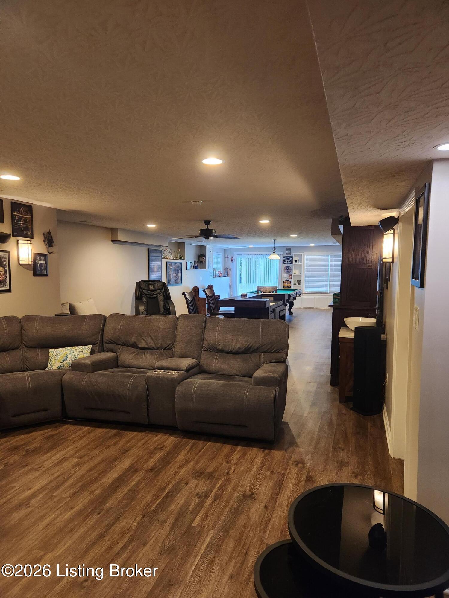 2525 Elmburg Rd Property Photo 20
