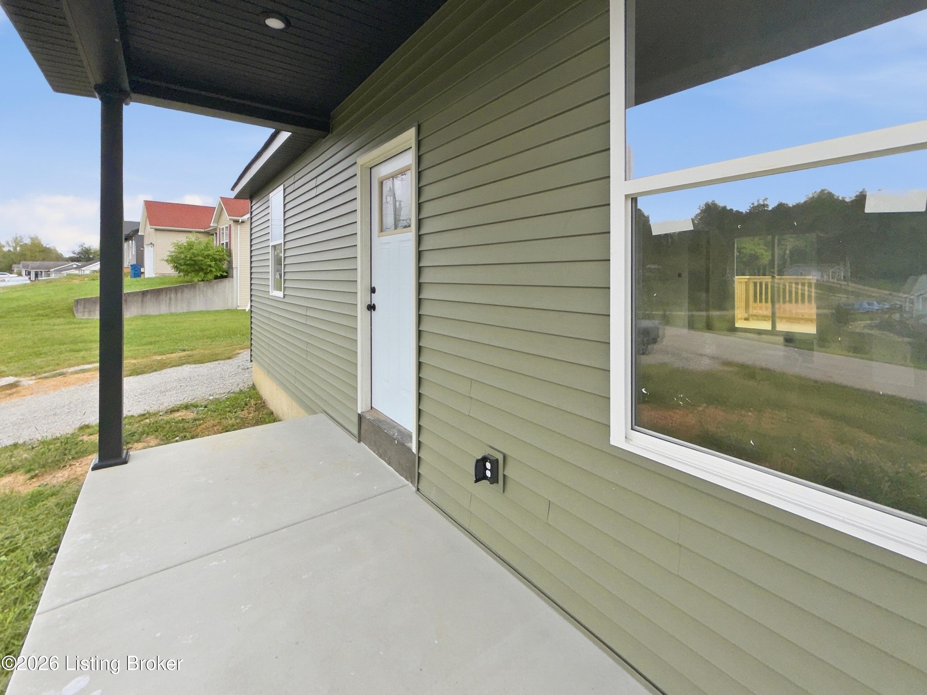 258 School Side Dr Property Photo 17