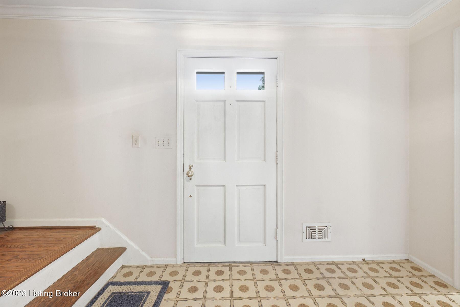2324 Thornhill Rd Property Photo 3
