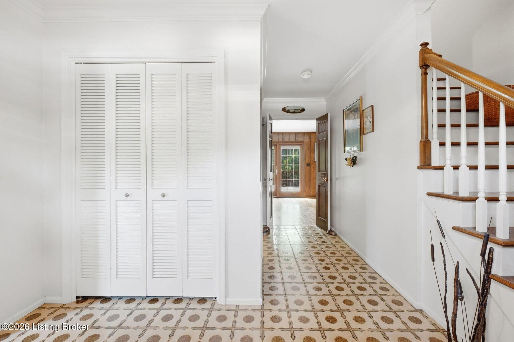 2324 Thornhill Rd Property Photo 4