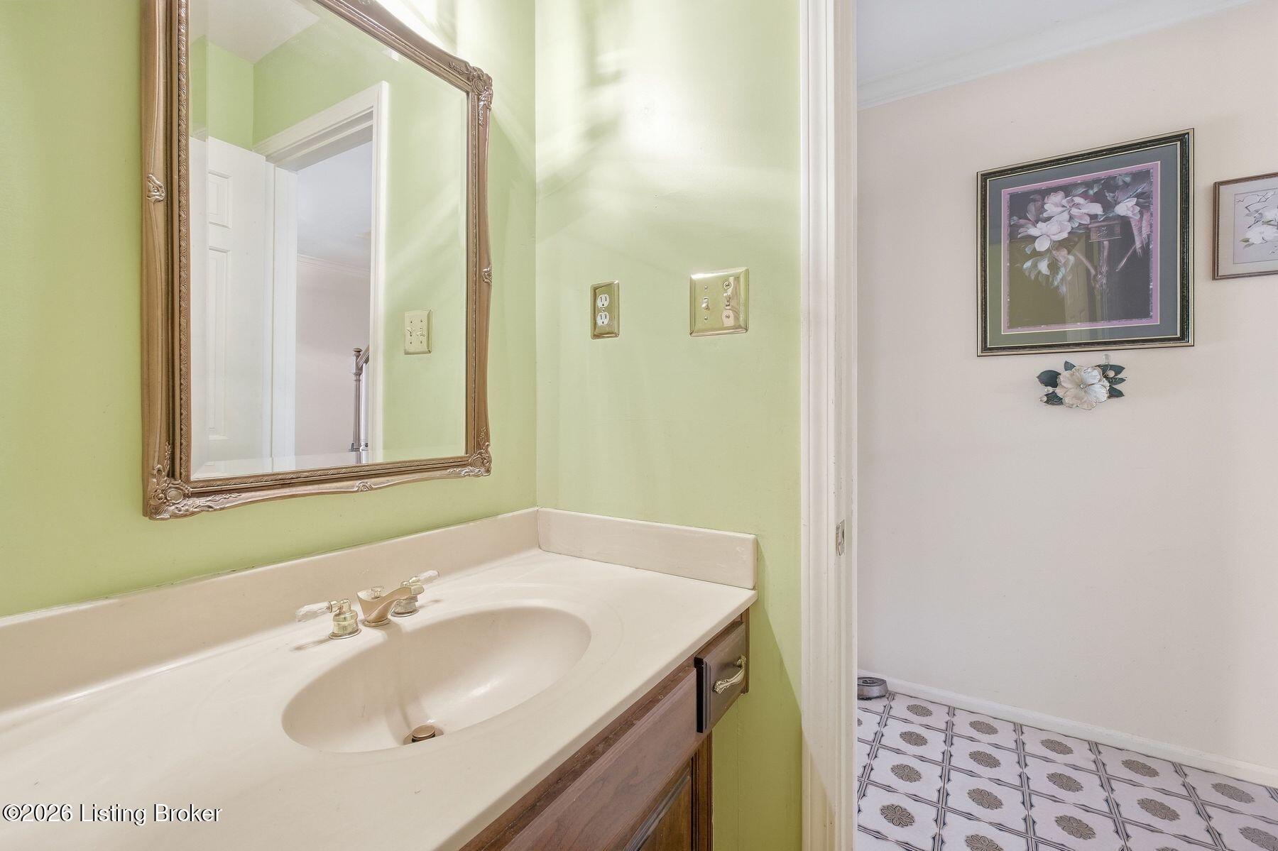 2324 Thornhill Rd Property Photo 15