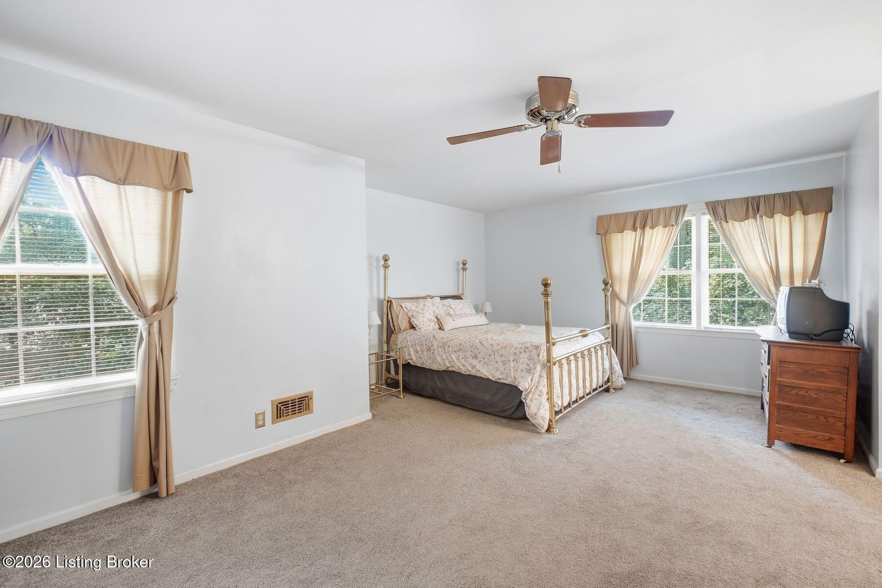 2324 Thornhill Rd Property Photo 18