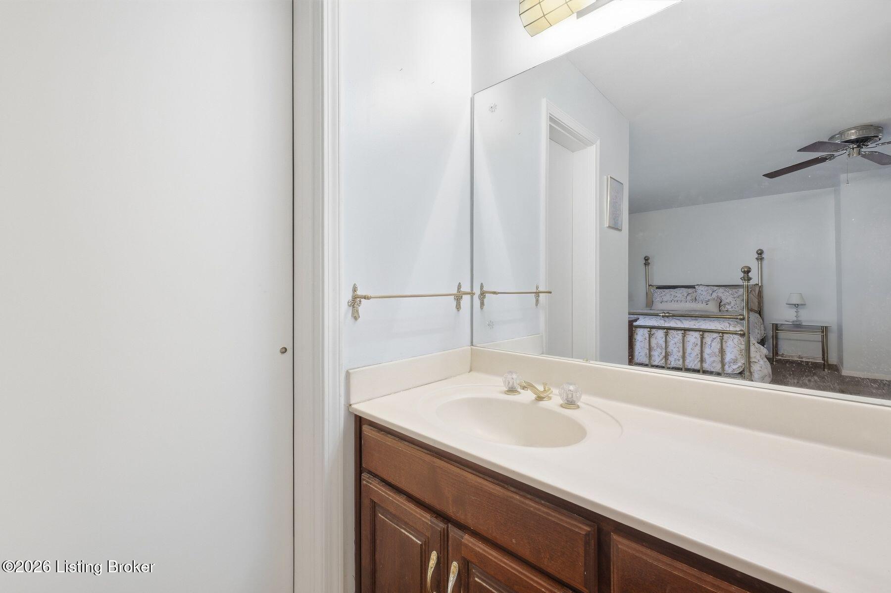 2324 Thornhill Rd Property Photo 21