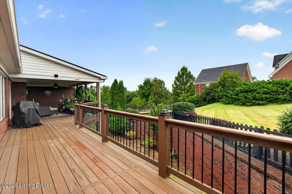 1911 Clarke Pointe Dr Property Photo 5