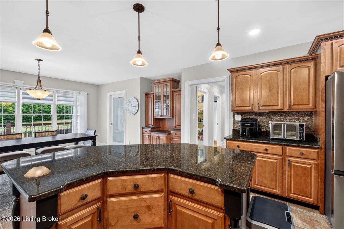1911 Clarke Pointe Dr Property Photo 18