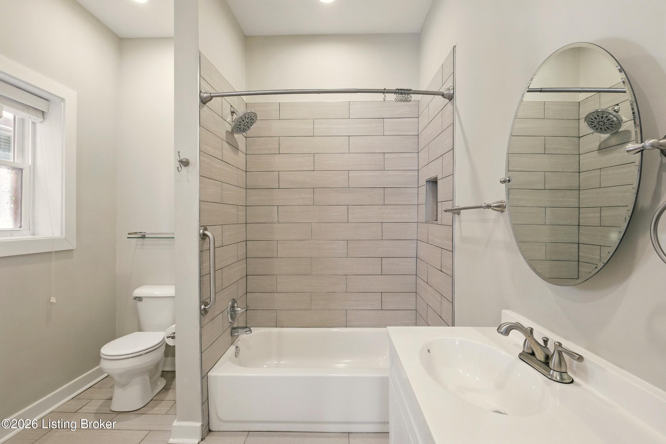 1025 S 1st St Property Photo 10
