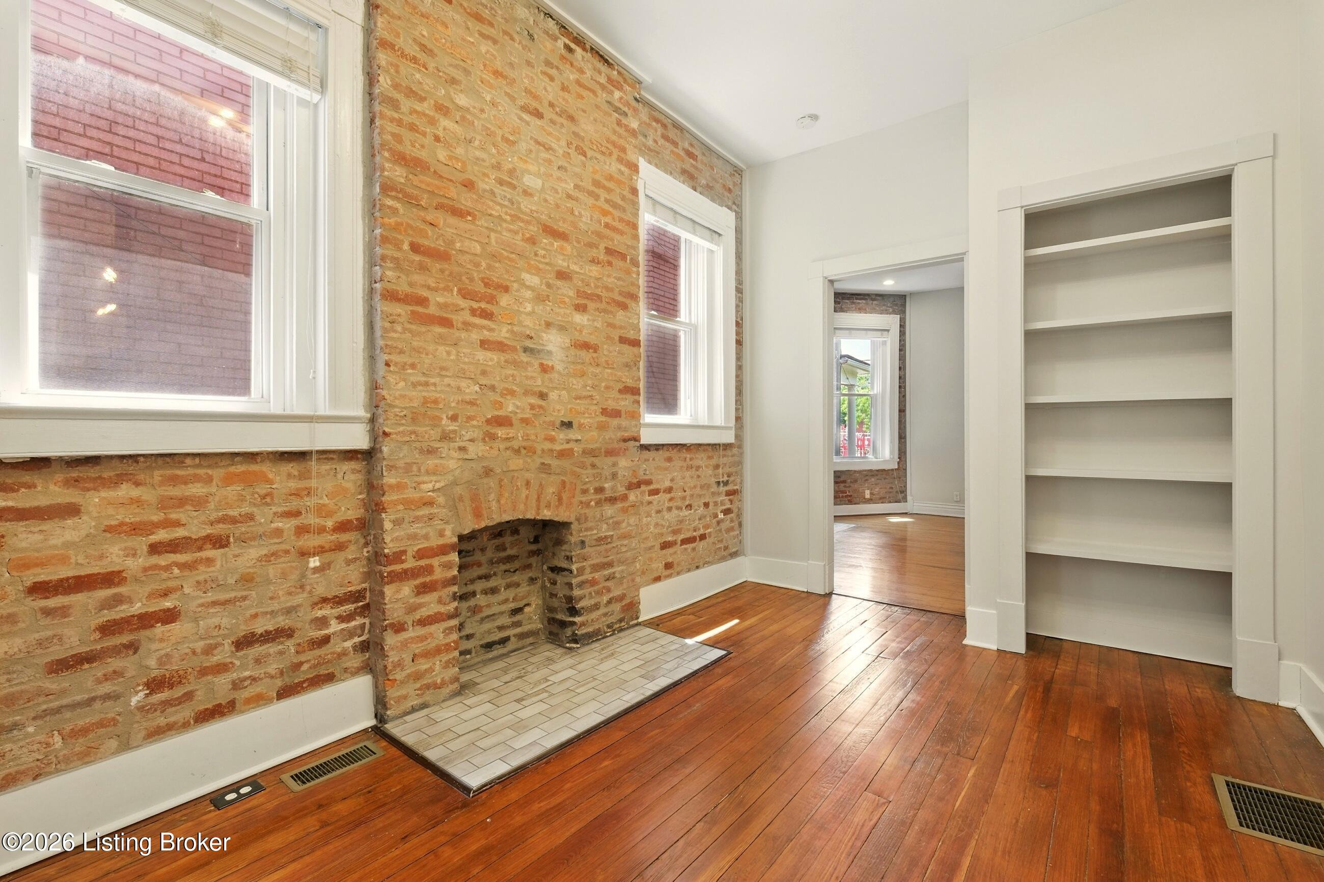1025 S 1st St Property Photo 11