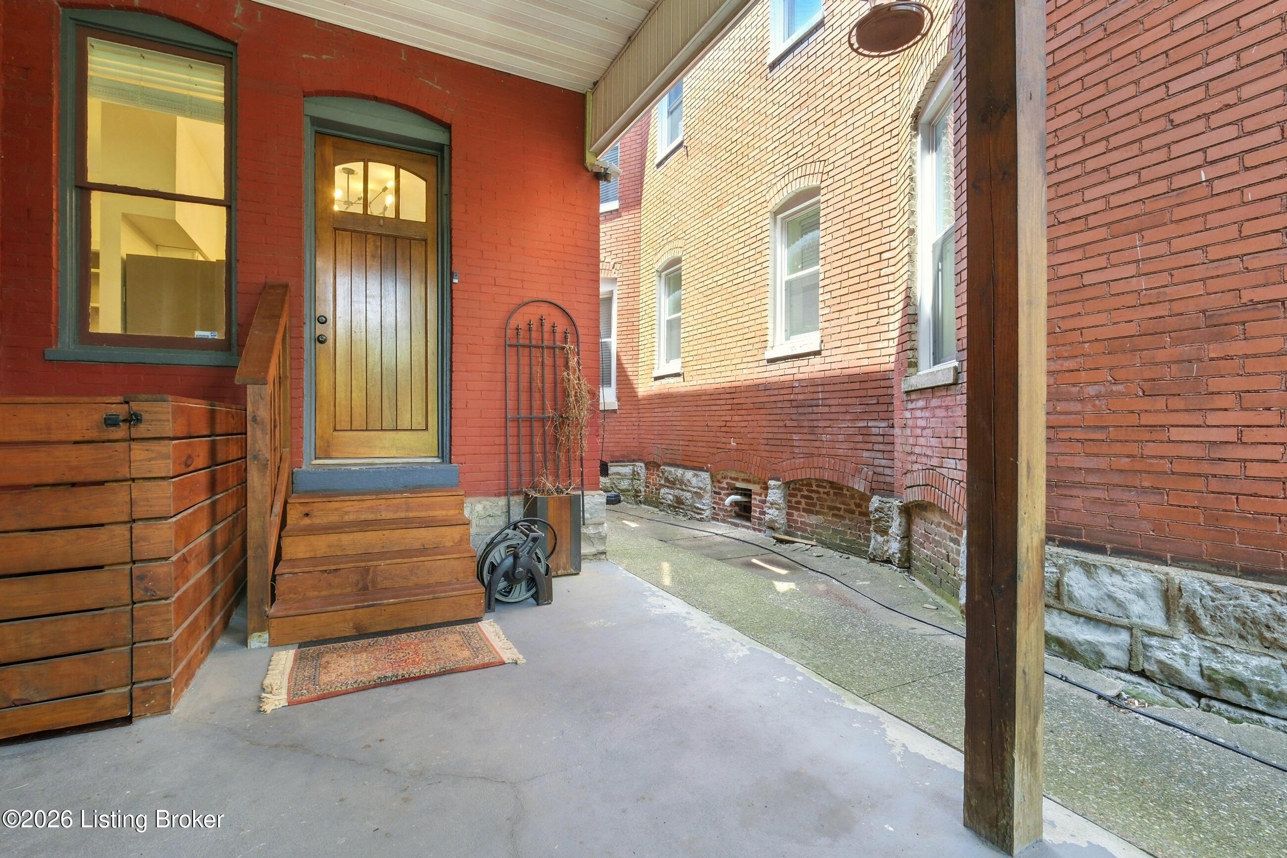 1025 S 1st St Property Photo 22