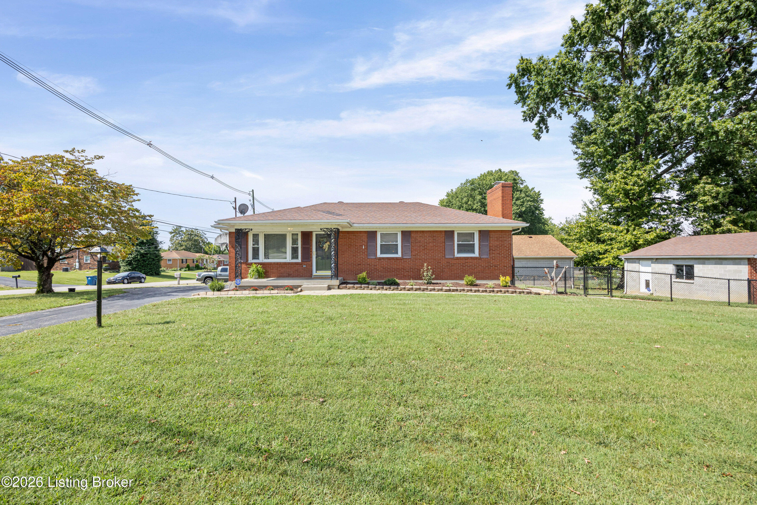 6908 Ledgerock Rd Property Photo 4