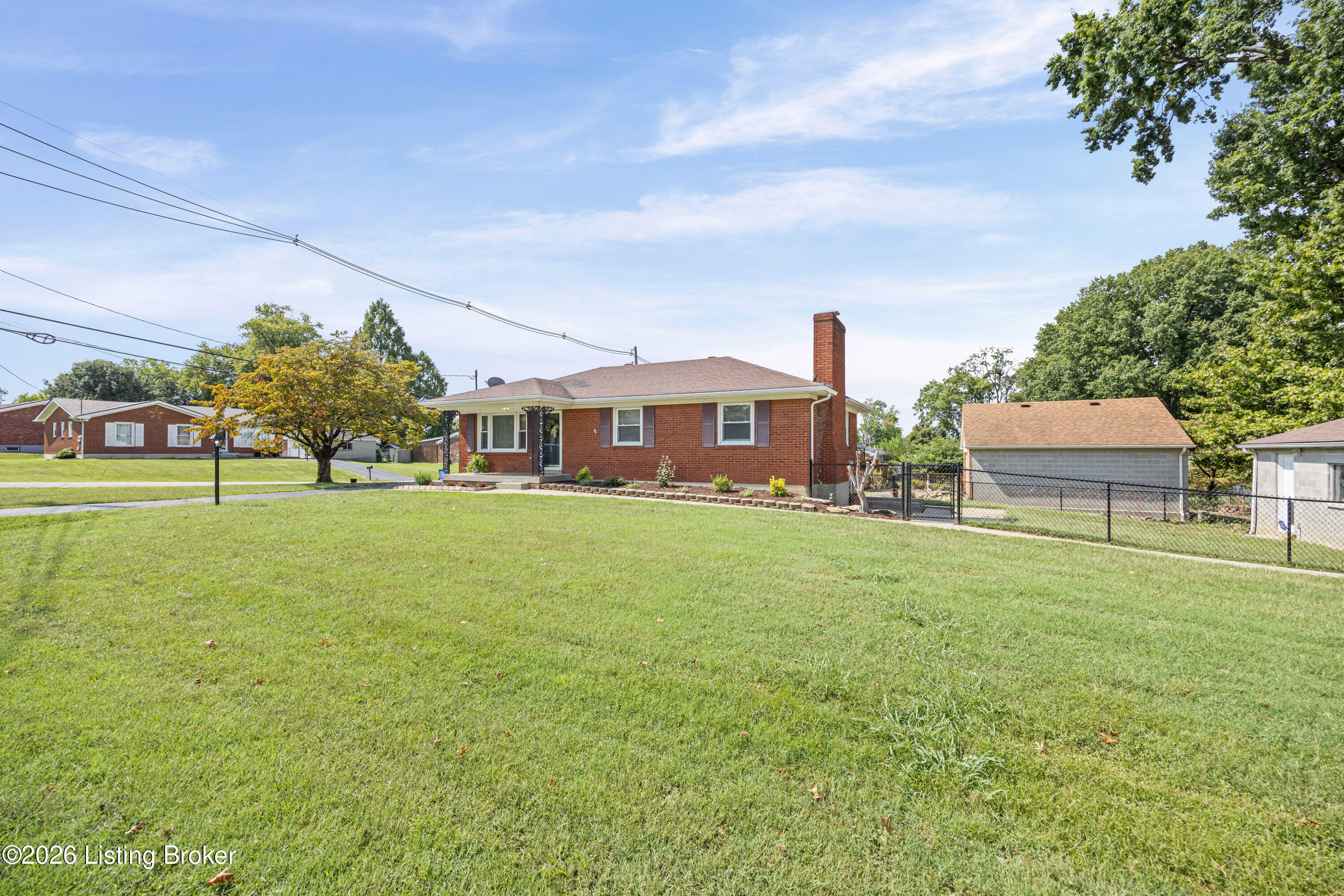 6908 Ledgerock Rd Property Photo 5