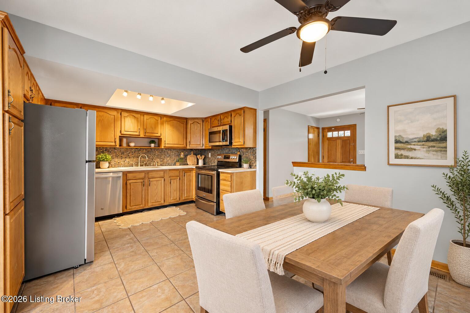 6908 Ledgerock Rd Property Photo 11