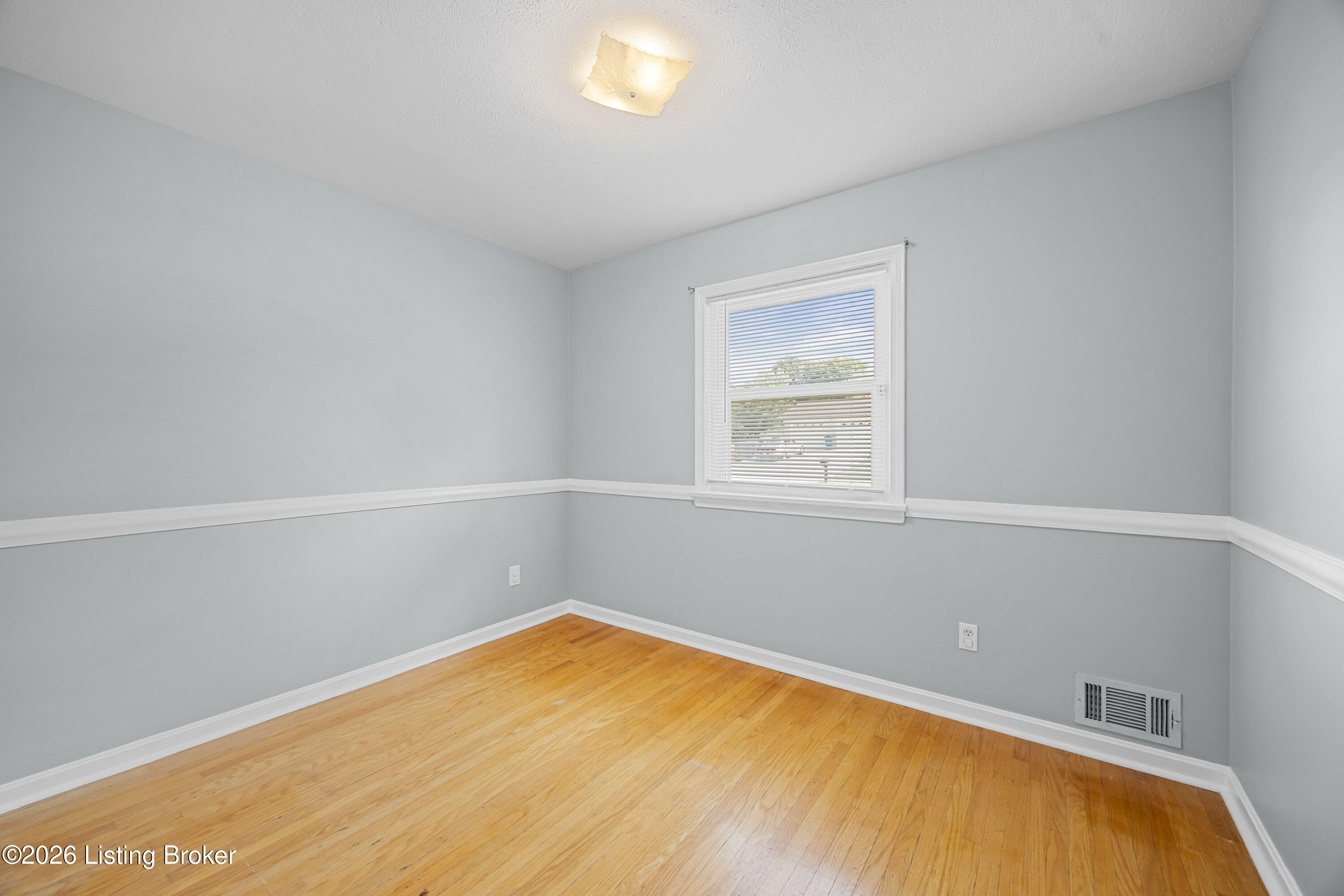 6908 Ledgerock Rd Property Photo 17