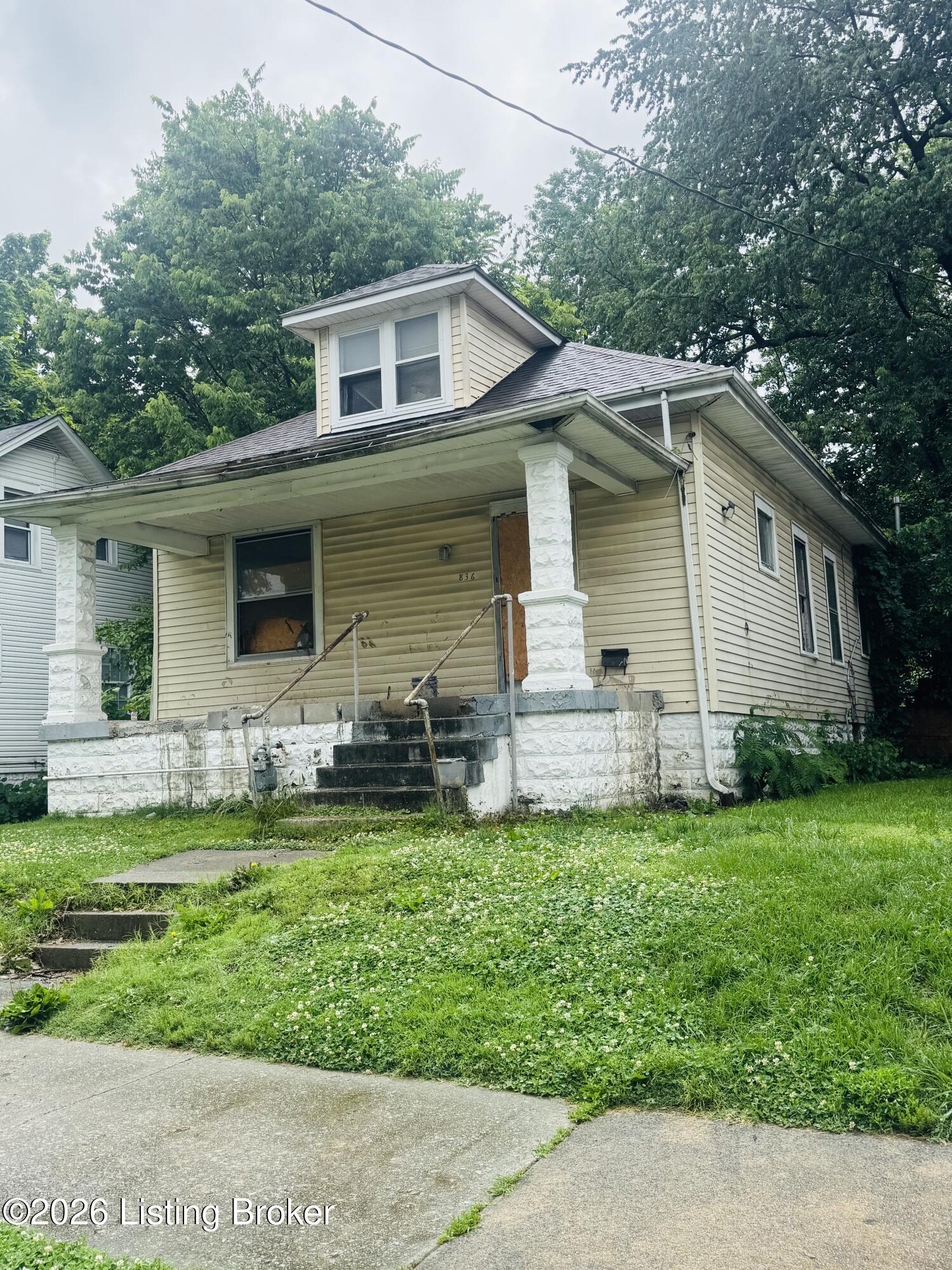 836 S 33rd St Property Photo 1