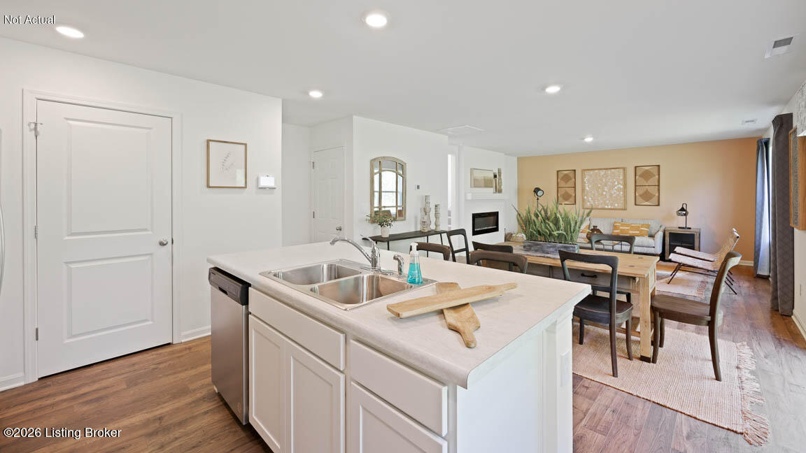 60 Dogwood Ct Property Photo 5