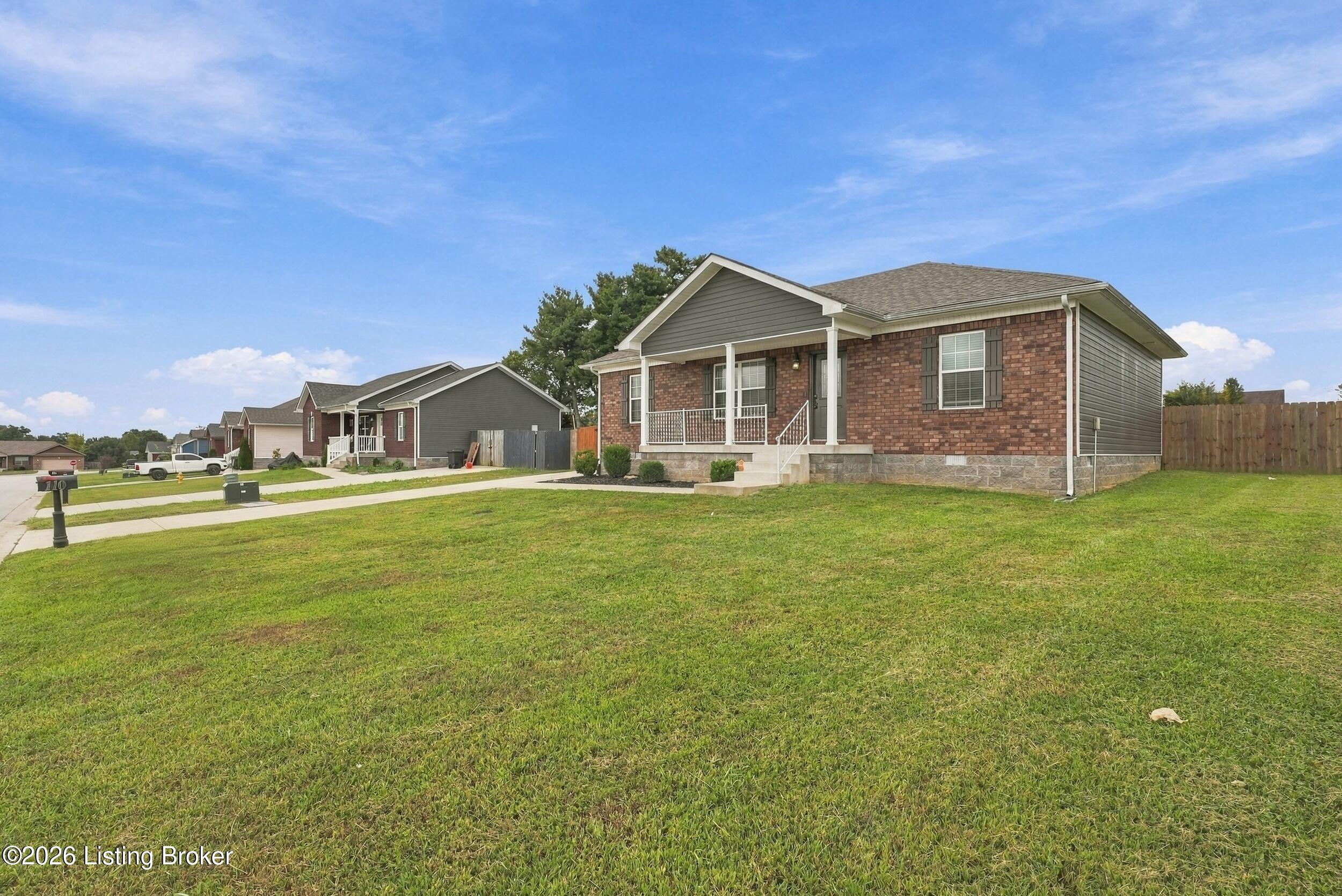 110 Redwood Dr Property Photo 4
