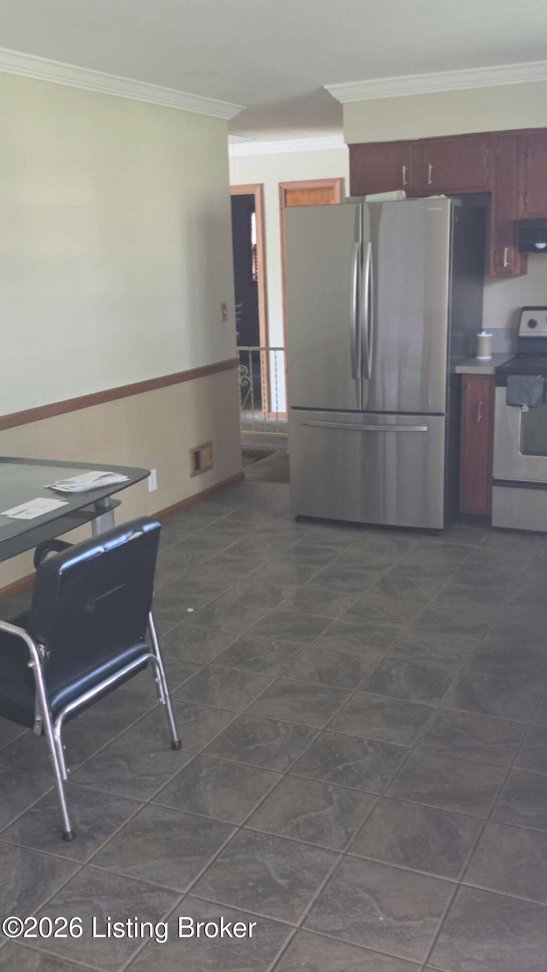 5614 Tall Oaks Ct Property Photo 3