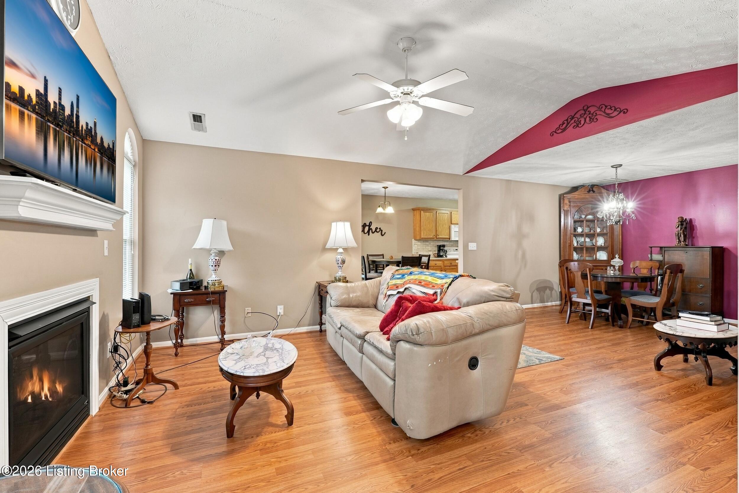 5222 Sand Wood Ln Property Photo 4