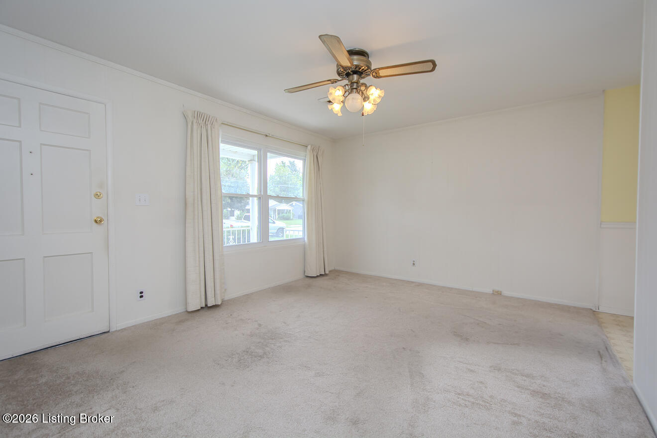 5712 Loretta St Property Photo 4