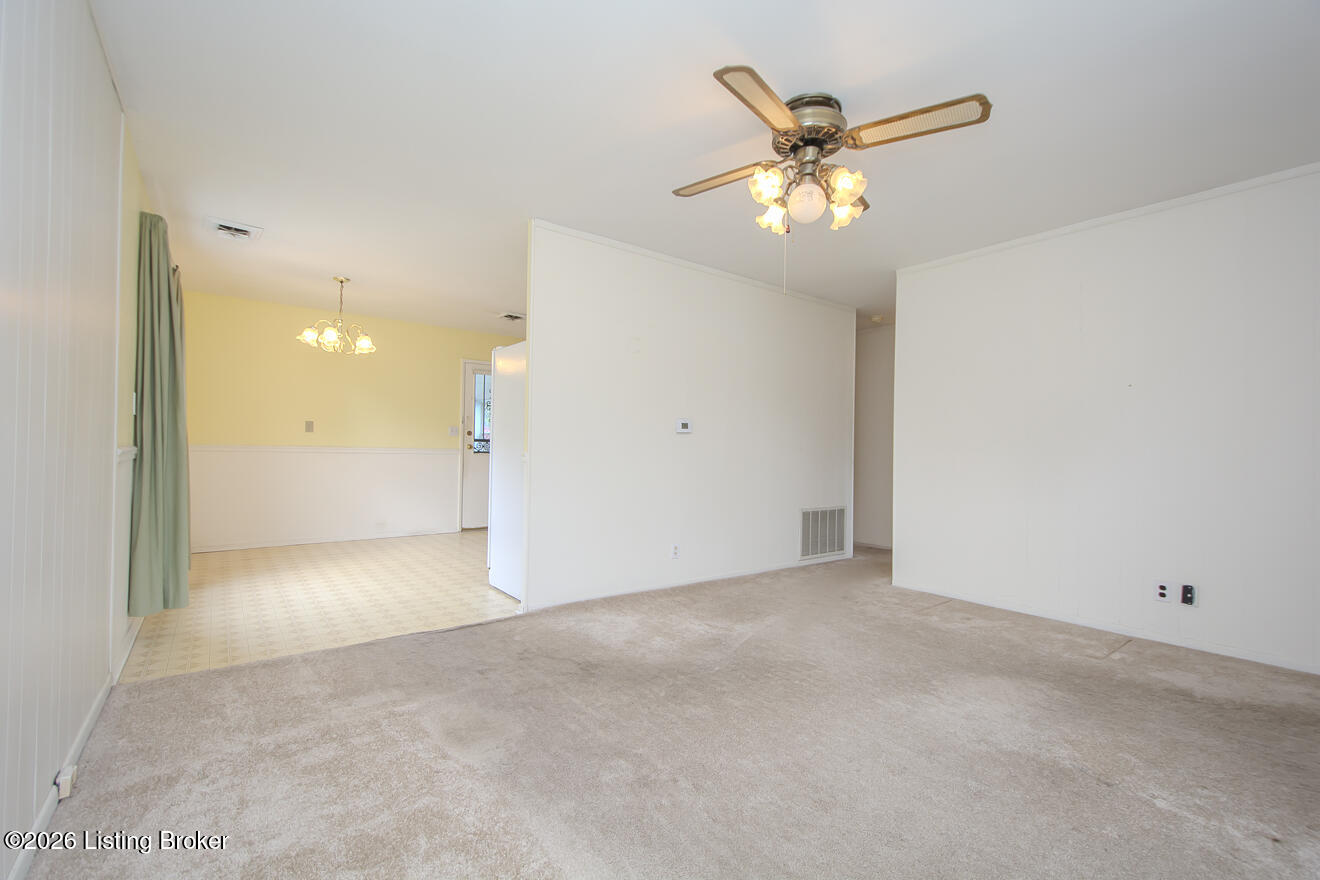 5712 Loretta St Property Photo 6