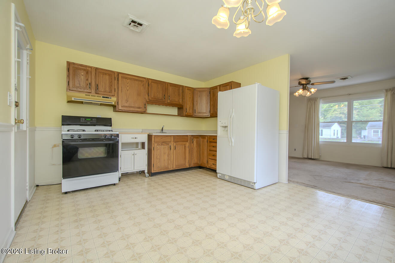 5712 Loretta St Property Photo 8