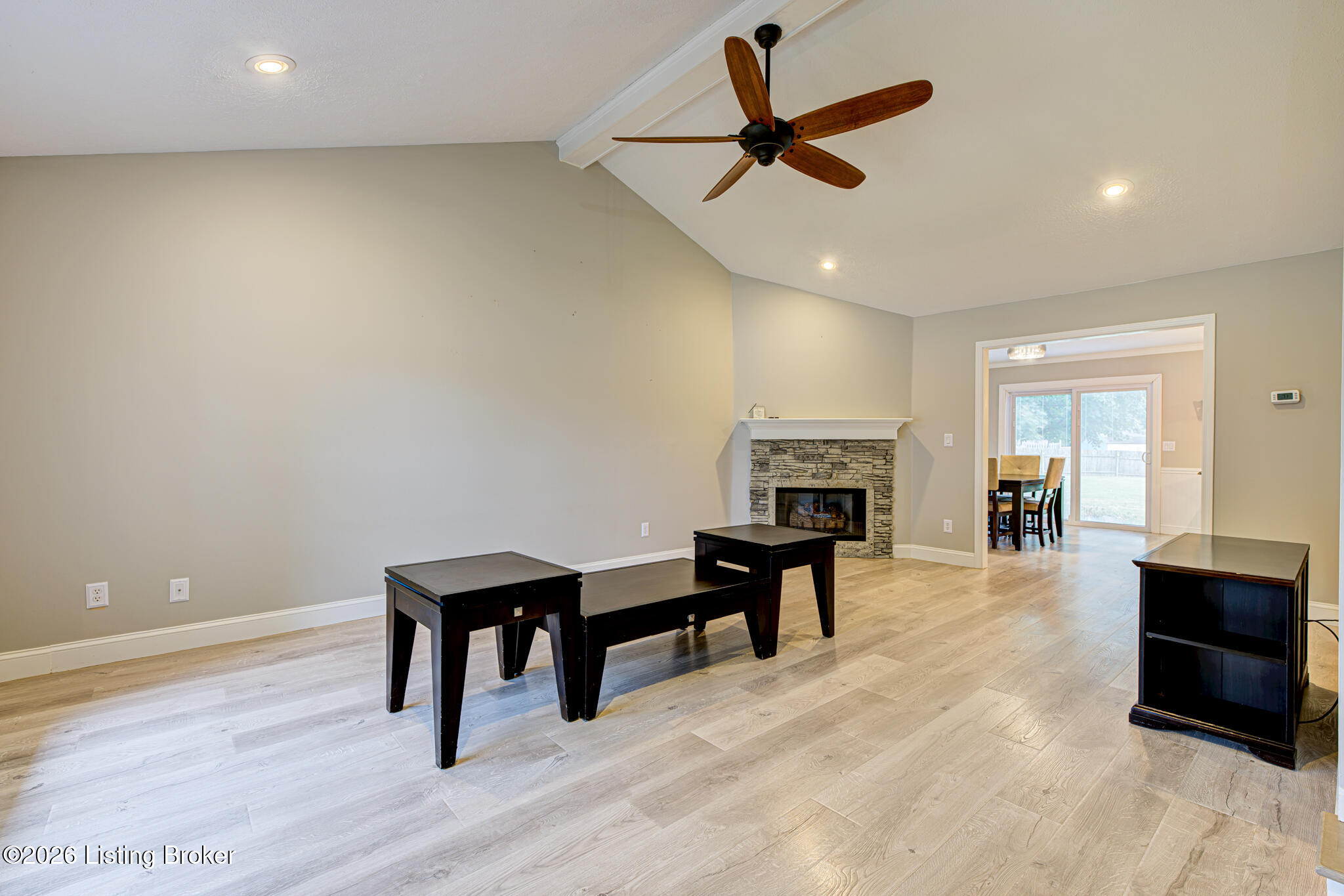 4823 Oak Pointe Dr Property Photo 4