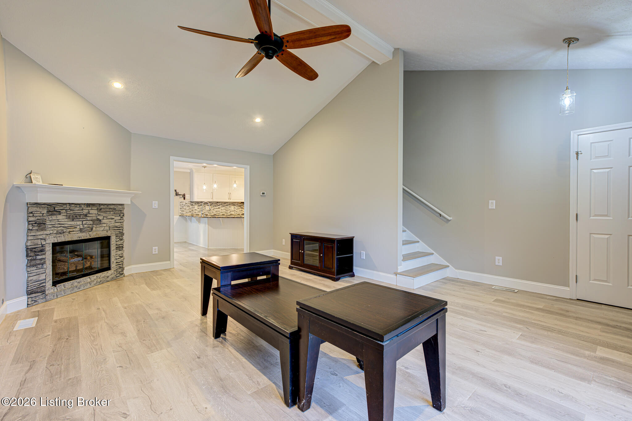4823 Oak Pointe Dr Property Photo 5