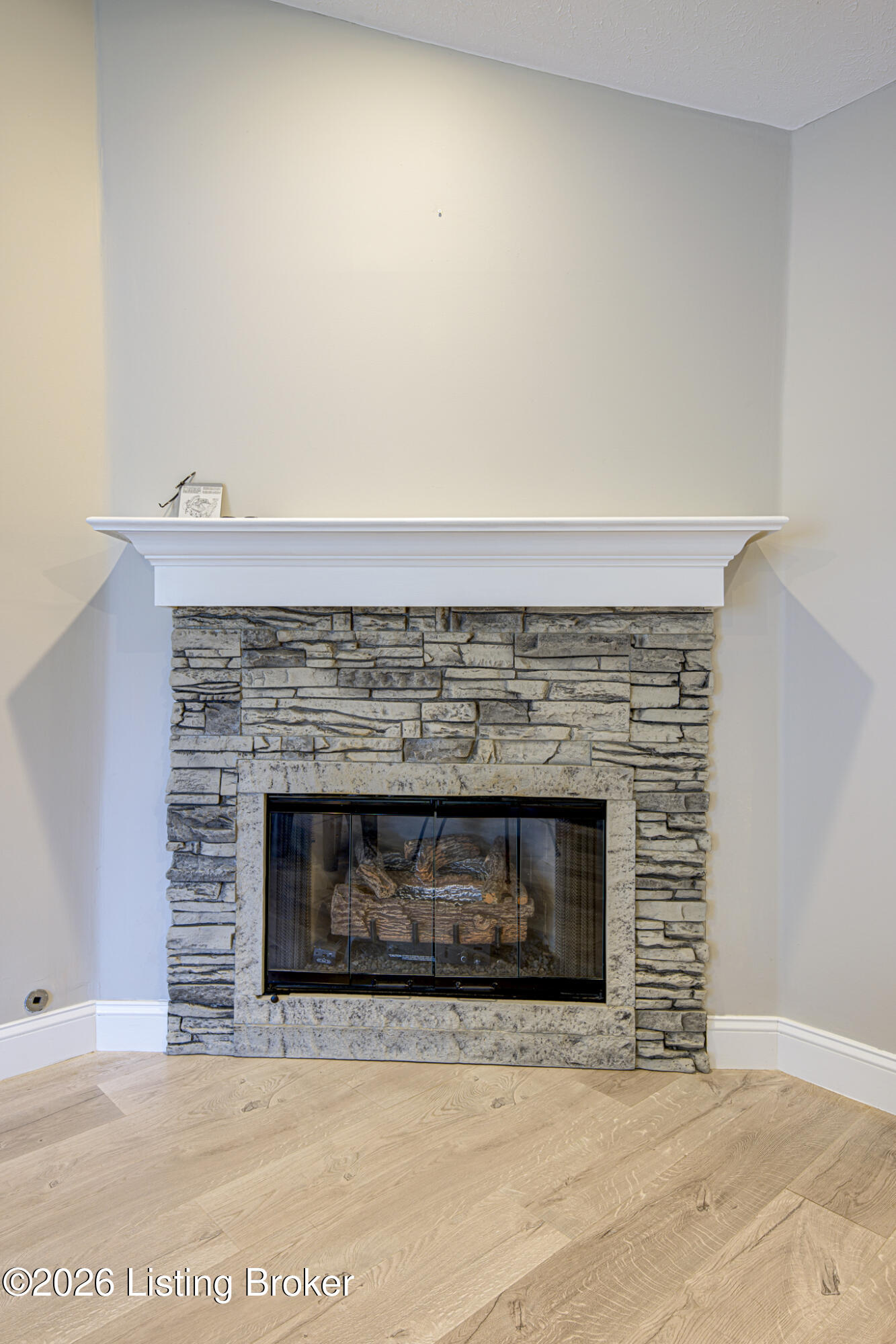4823 Oak Pointe Dr Property Photo 6