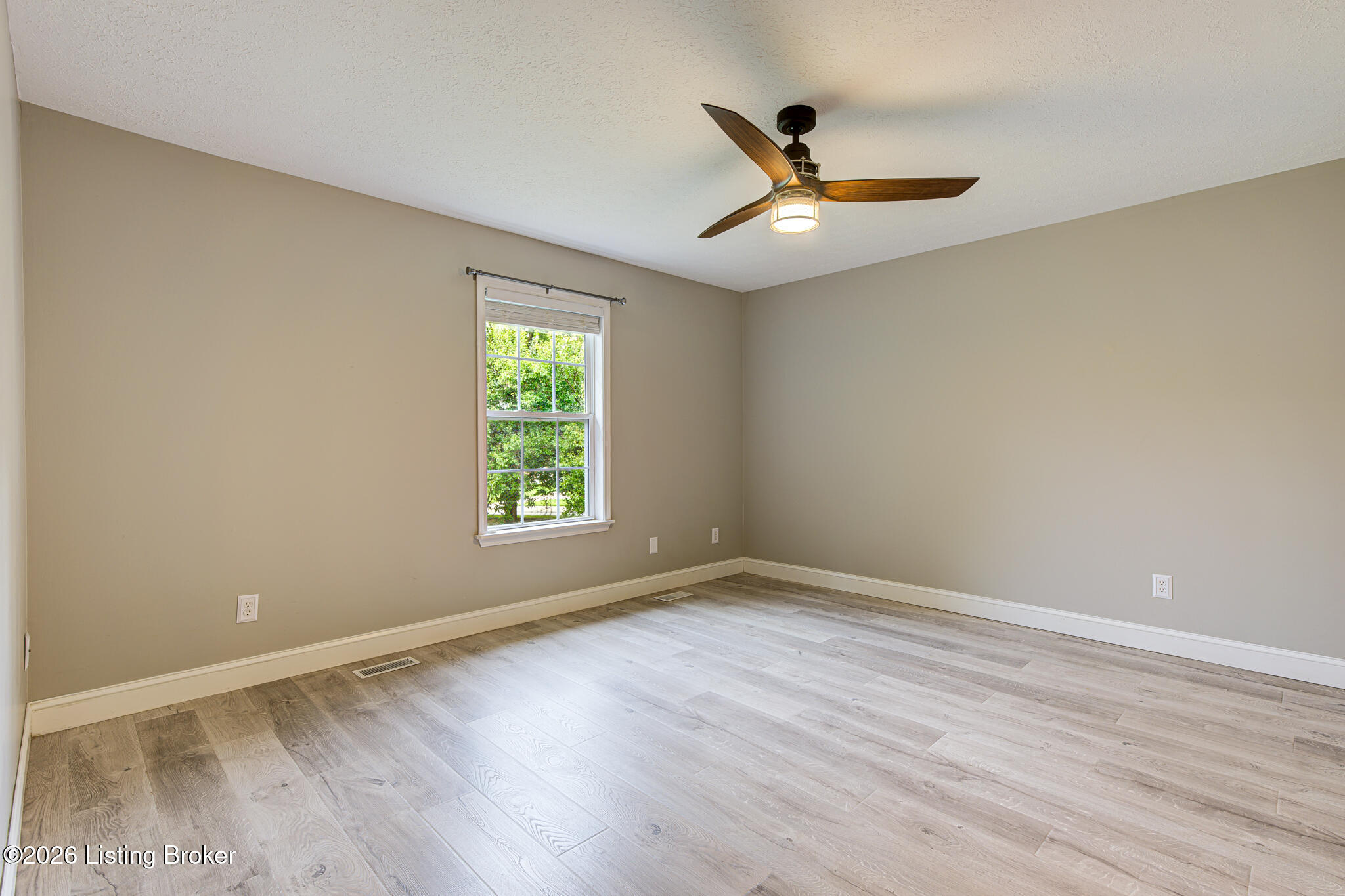 4823 Oak Pointe Dr Property Photo 28
