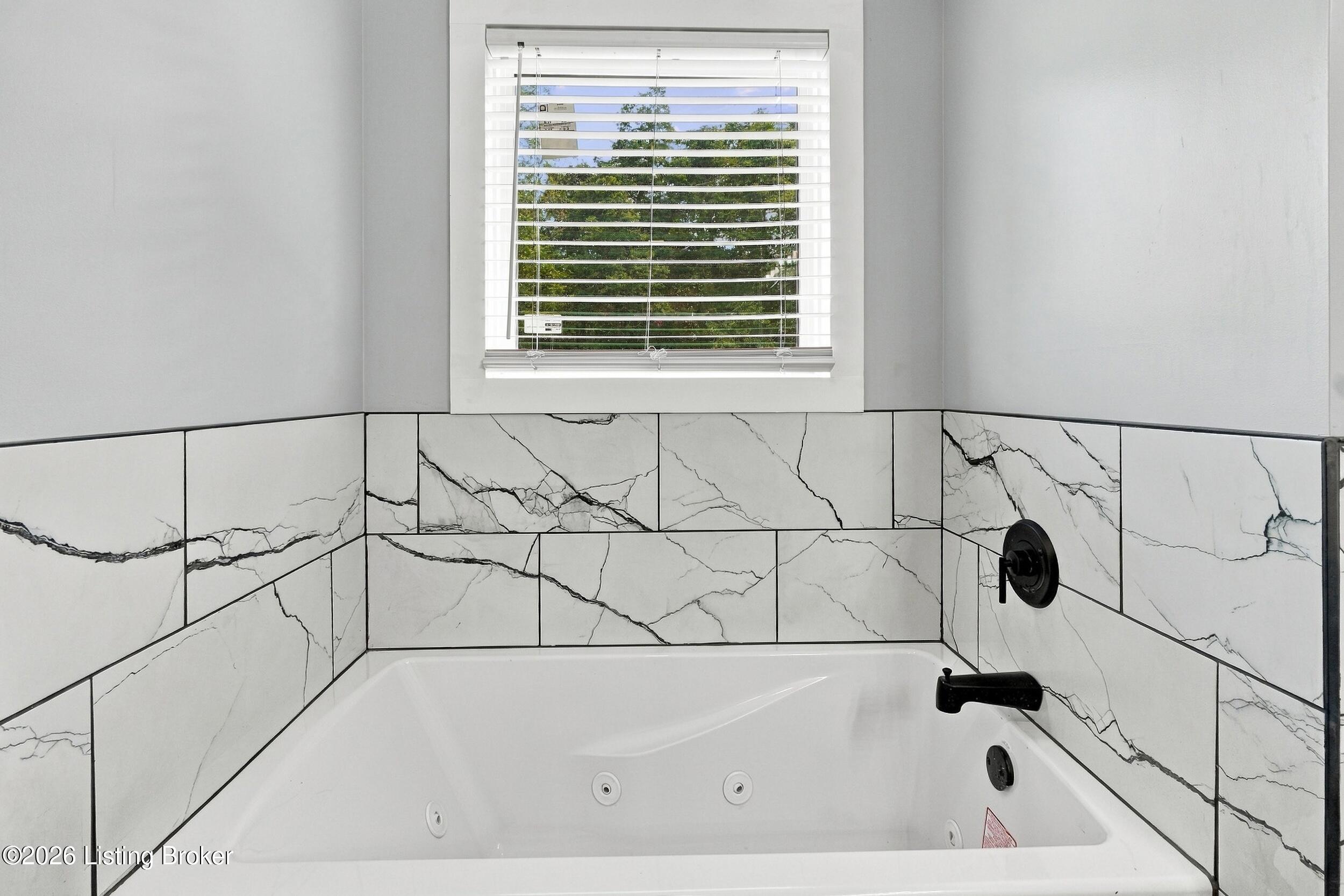 180 Azure Dr Property Photo 30