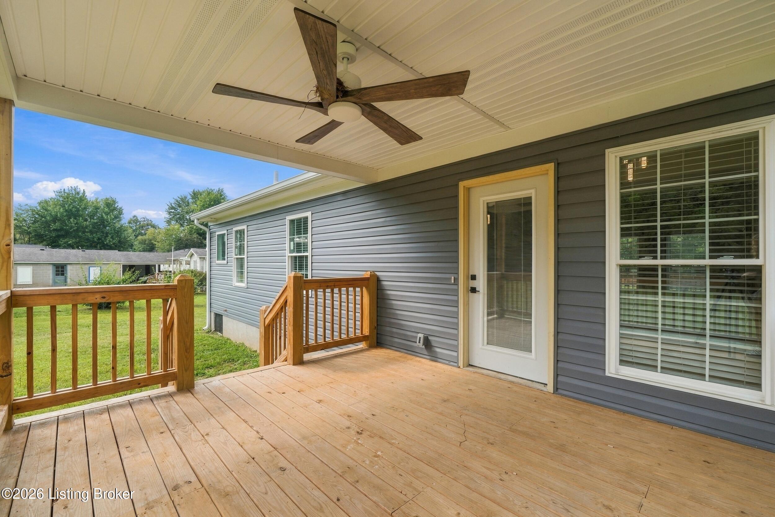 180 Azure Dr Property Photo 31