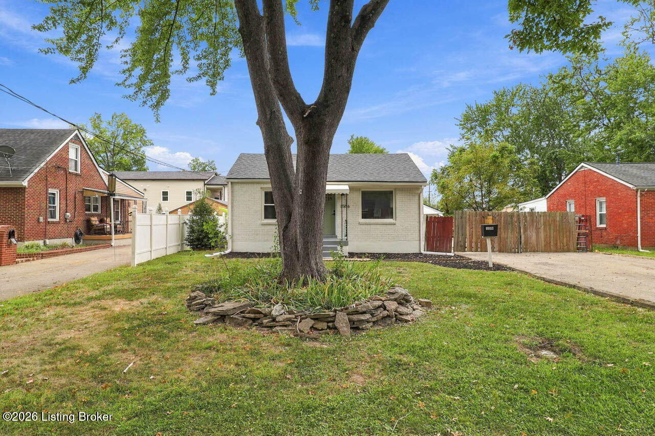 1506 Aletha Dr Property Photo 3