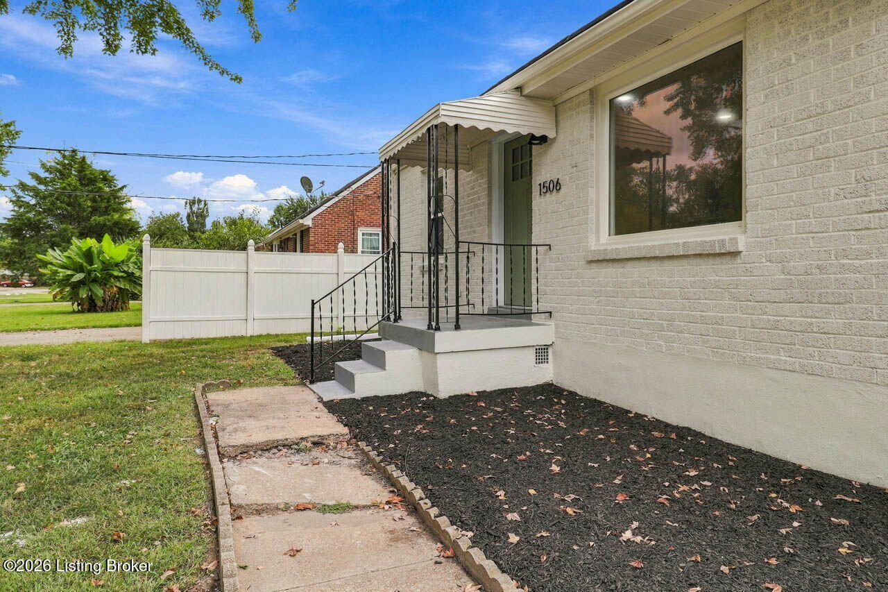 1506 Aletha Dr Property Photo 6