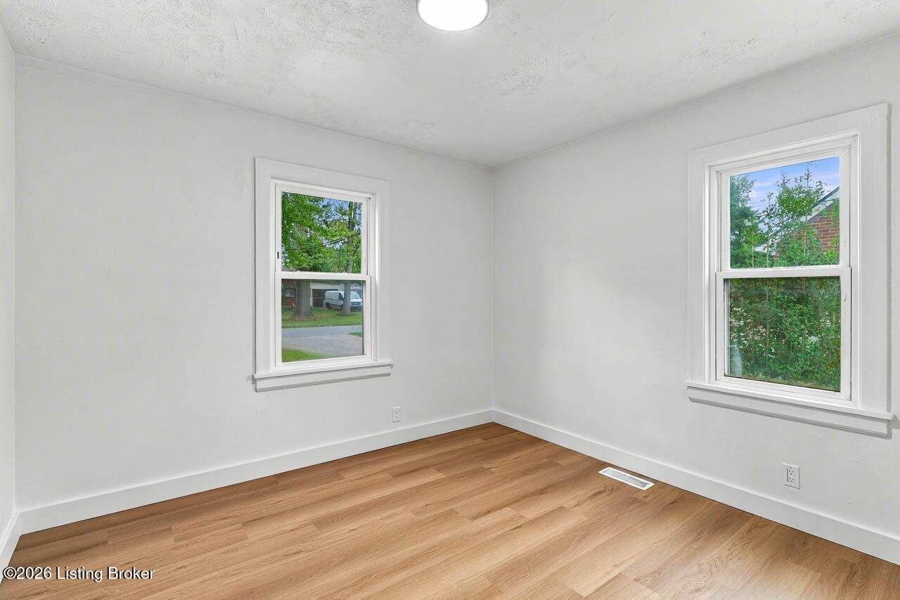 1506 Aletha Dr Property Photo 25