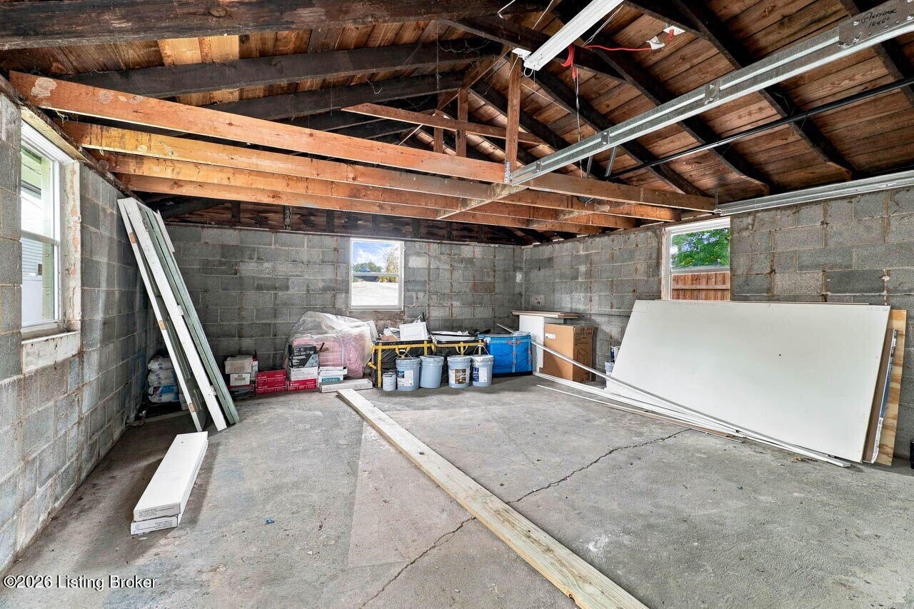 1506 Aletha Dr Property Photo 34