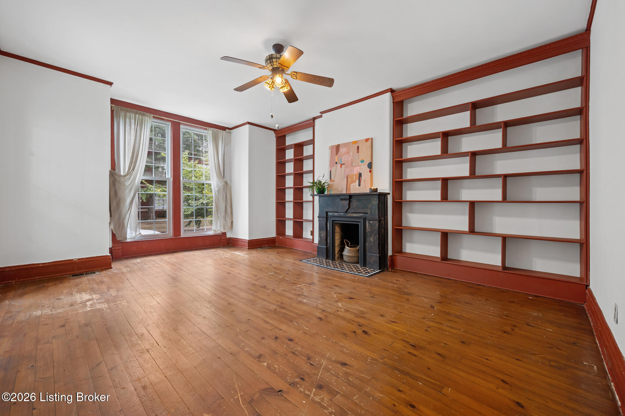 1421 Morton Ave Property Photo 10
