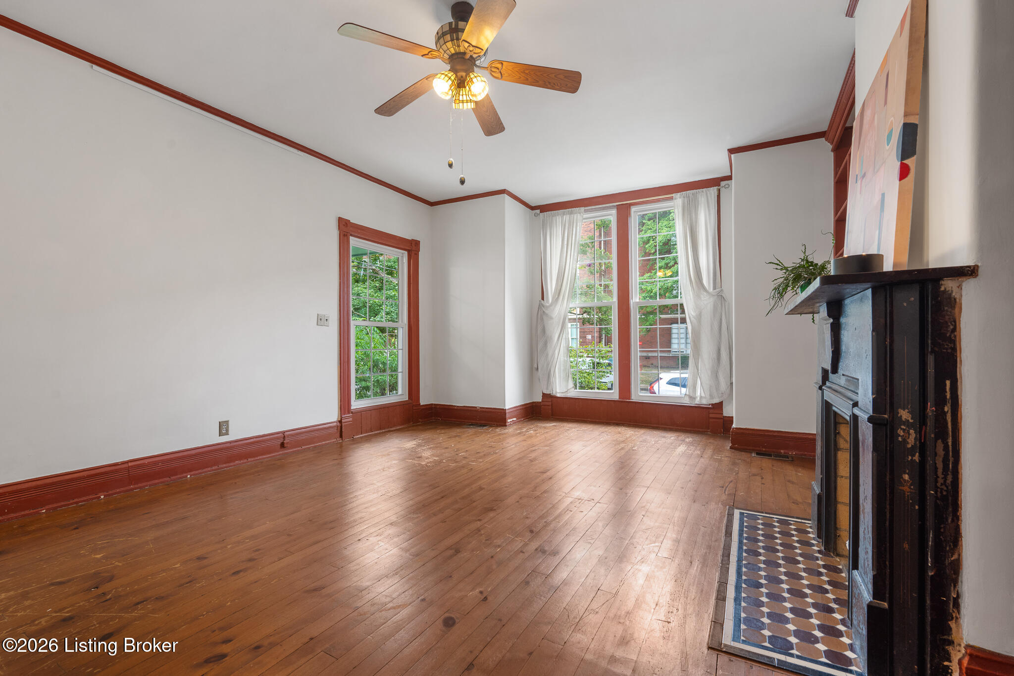 1421 Morton Ave Property Photo 13