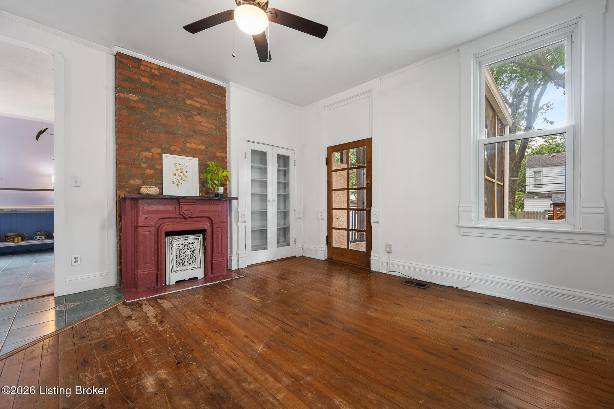 1421 Morton Ave Property Photo 18