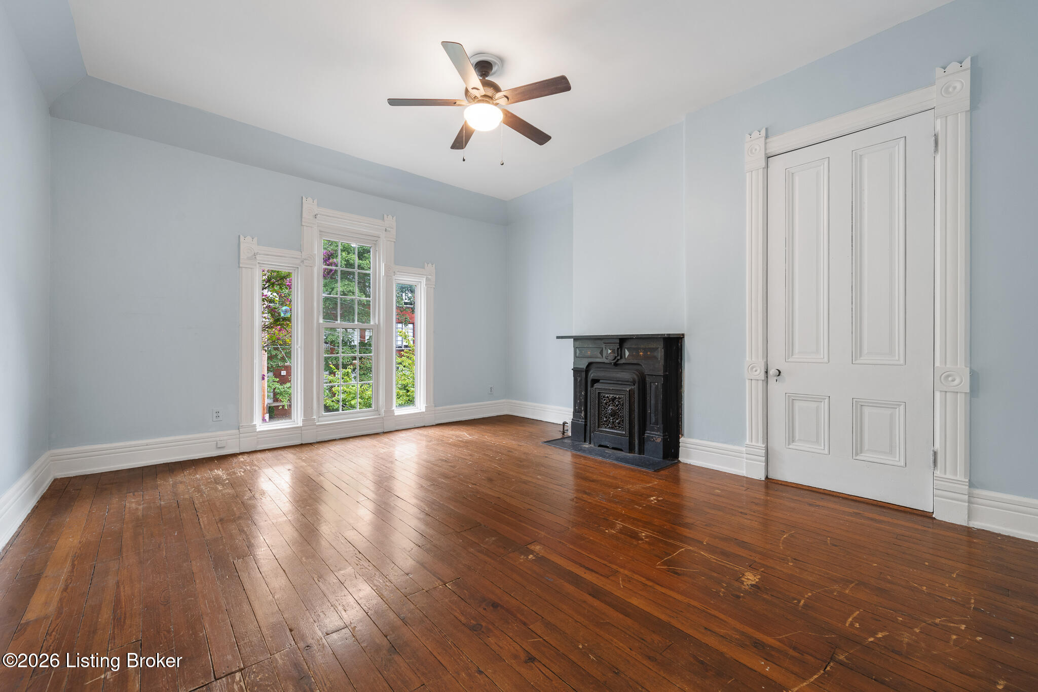 1421 Morton Ave Property Photo 33