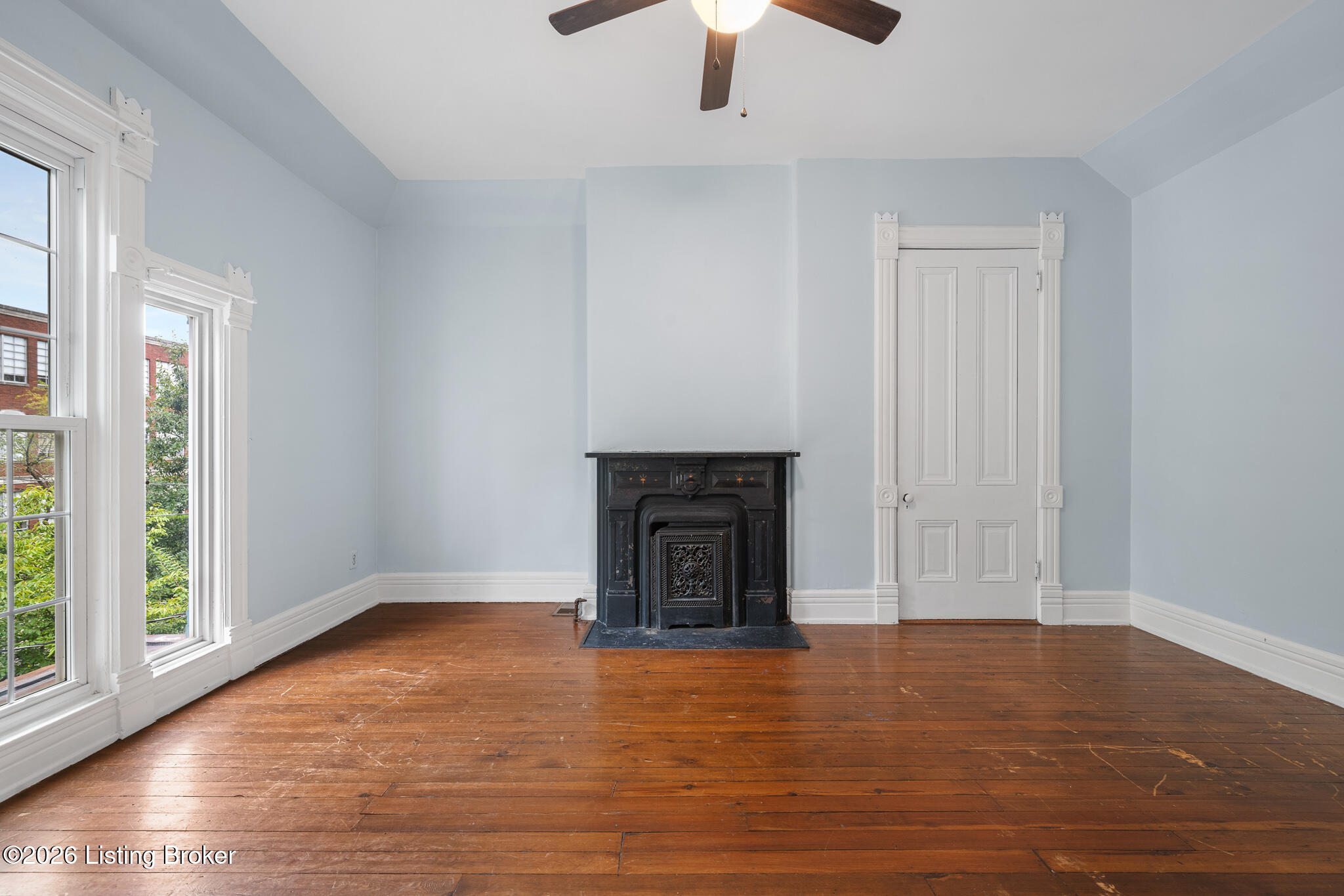 1421 Morton Ave Property Photo 36
