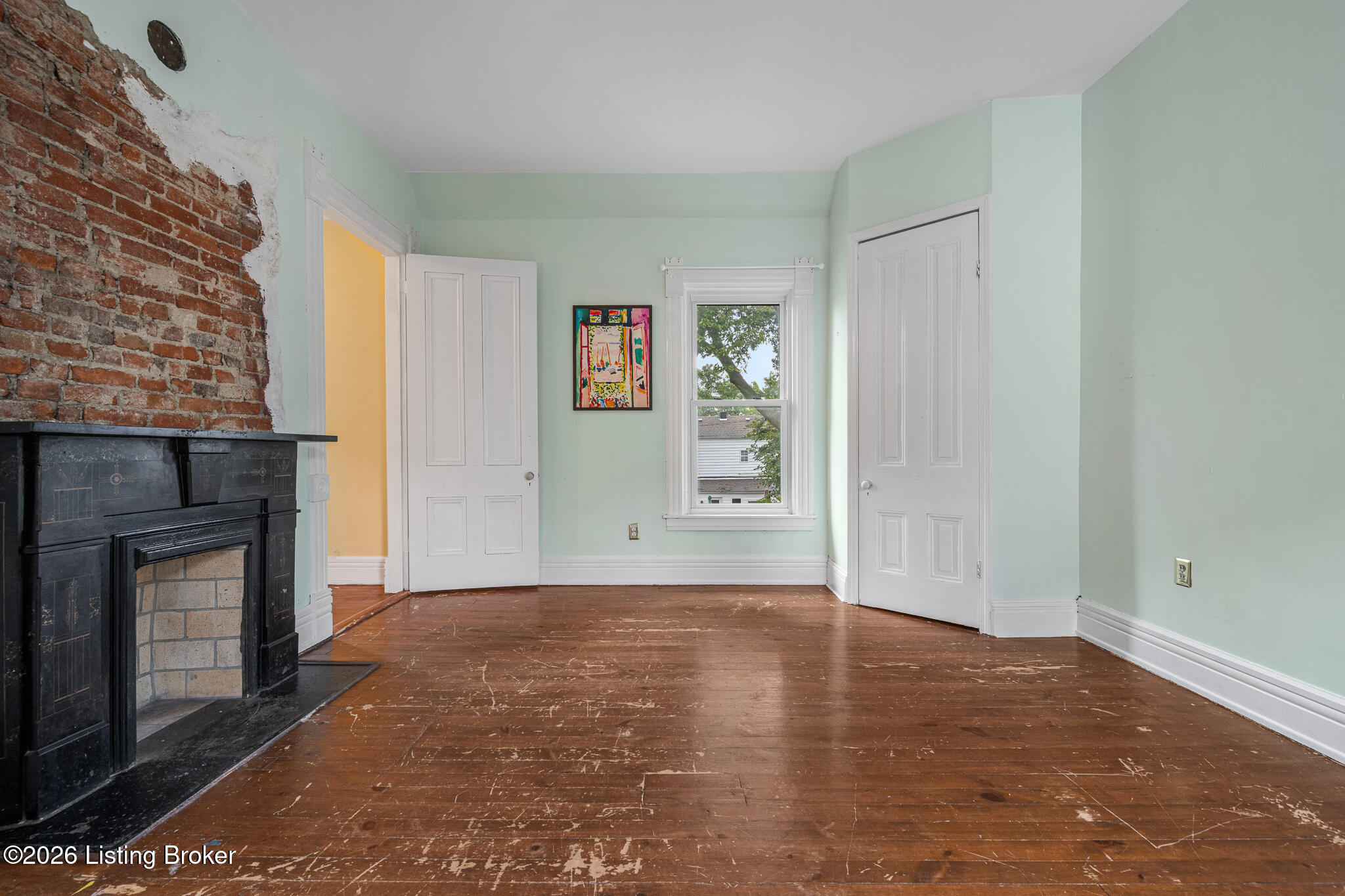 1421 Morton Ave Property Photo 38