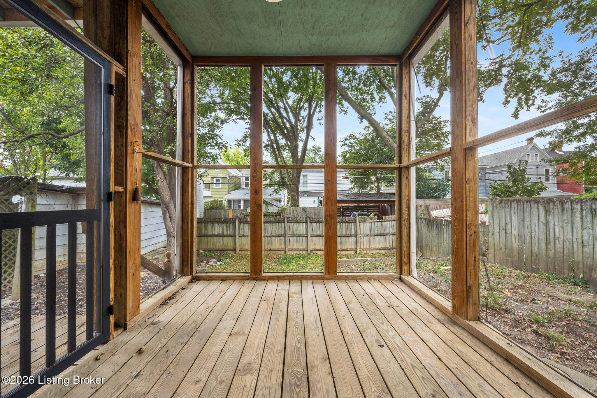 1421 Morton Ave Property Photo 48